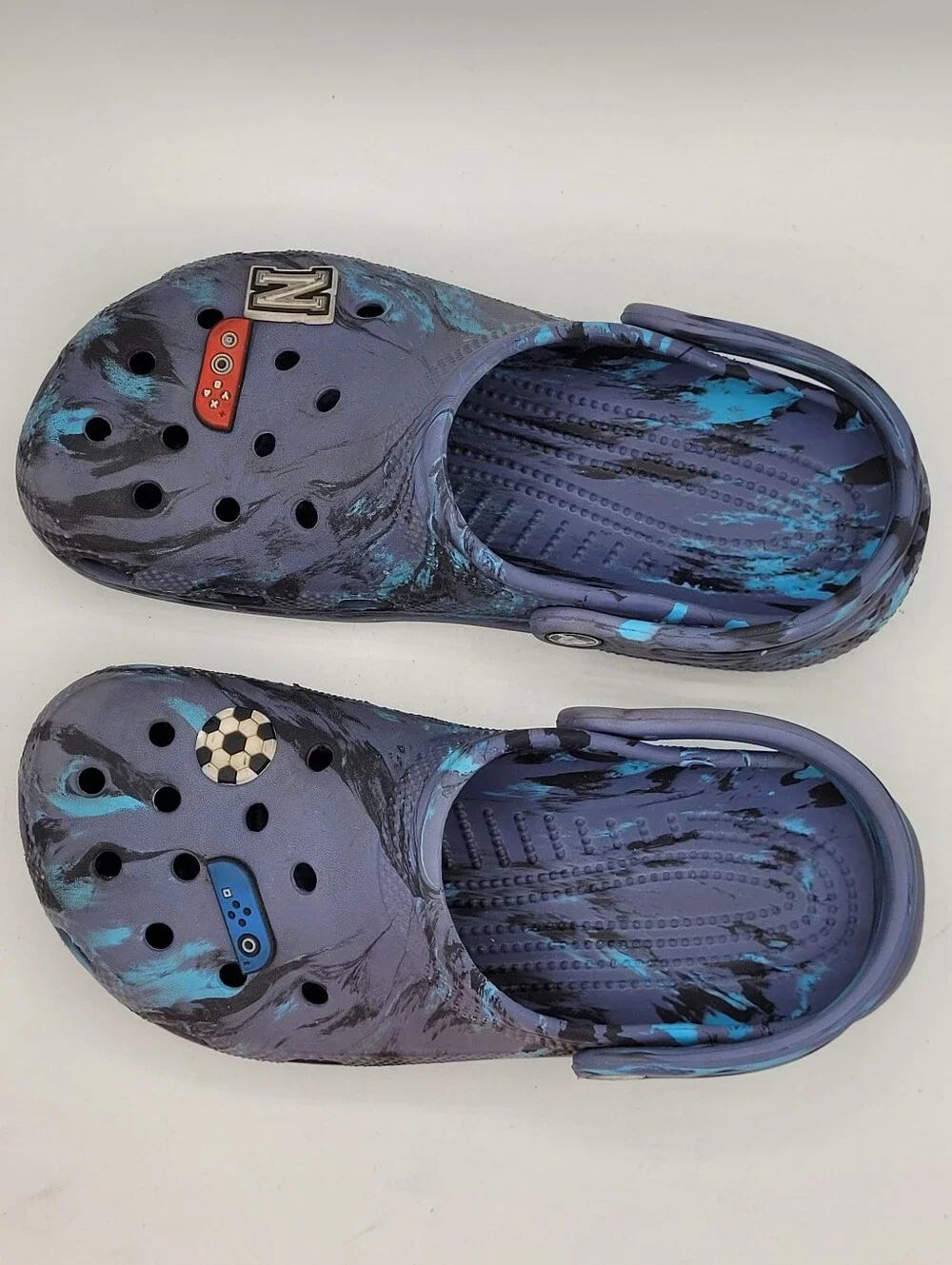Crocs Marbled Blue Clogs Size 6 In Juniors